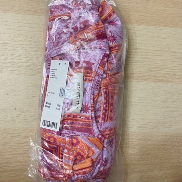 Urban Outfitters | Florentina Wrap Top Crop Long Sleeve Crushed Velvet Pink New - Picture 6 of 8